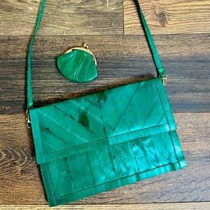 Vintage Green Eel Skin Purse with Kiss Lock Change Purse